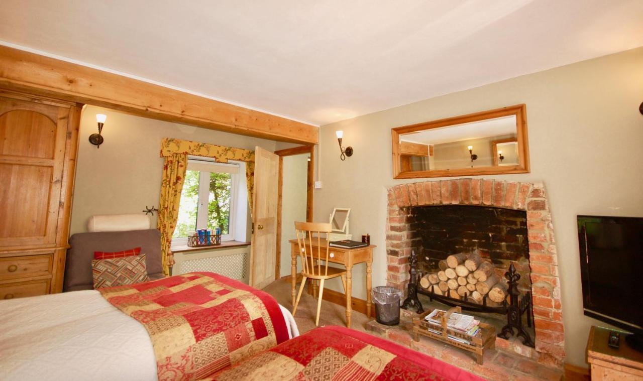 The Old Forge Bed & Breakfast East Kennett Екстериор снимка