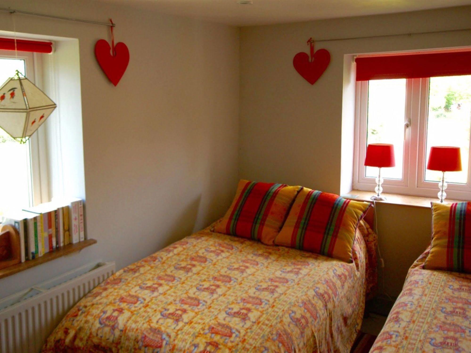 The Old Forge Bed & Breakfast East Kennett Екстериор снимка