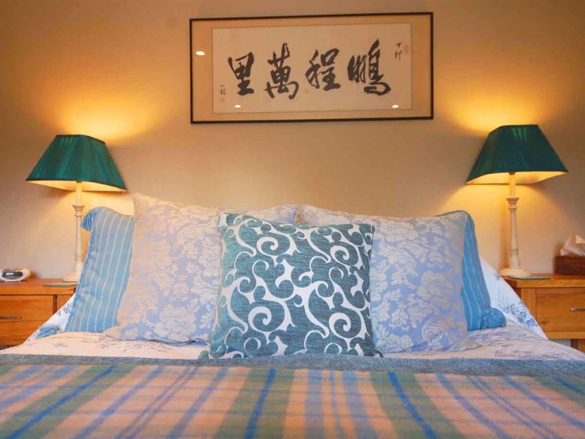 The Old Forge Bed & Breakfast East Kennett Екстериор снимка