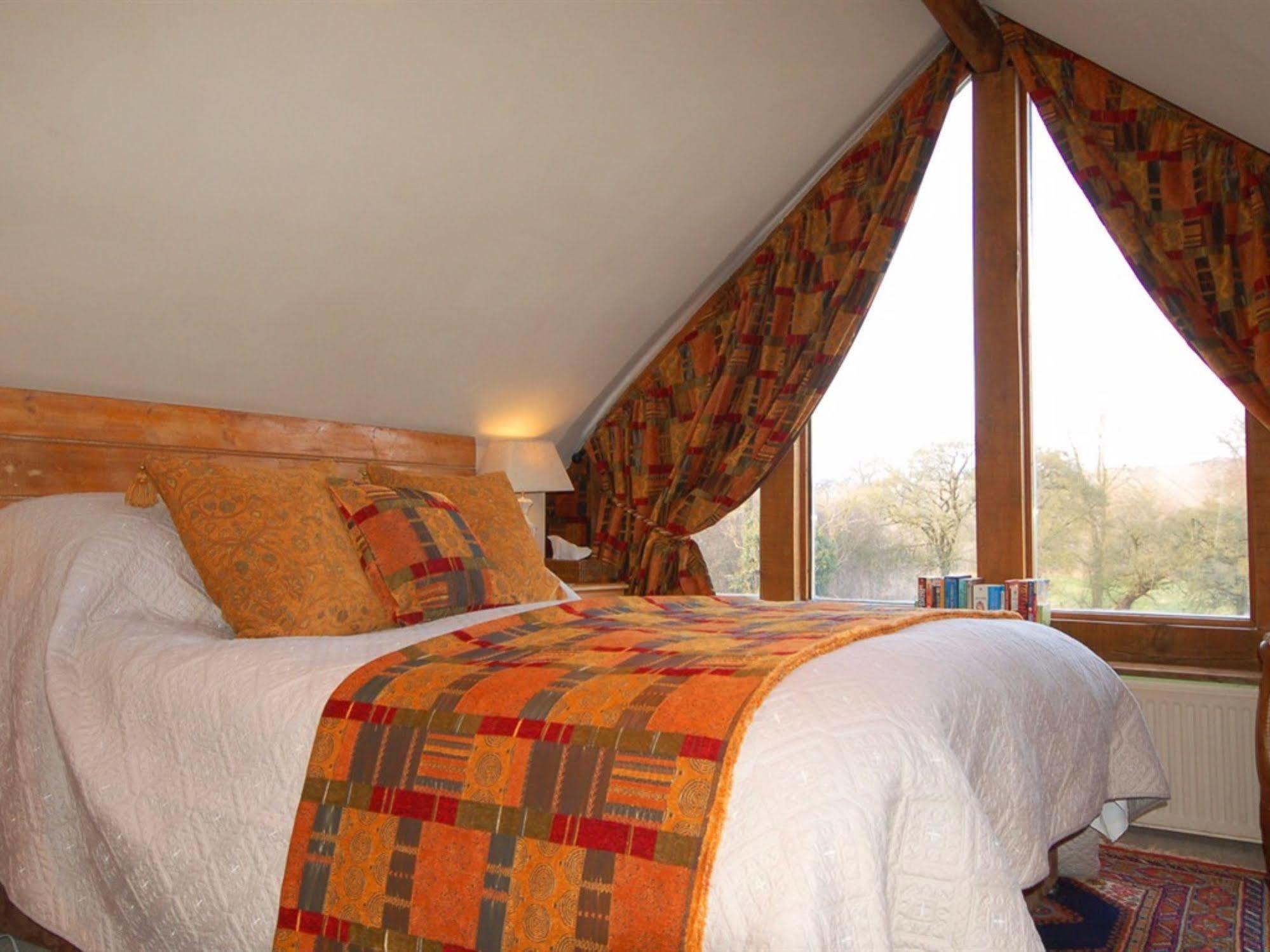 The Old Forge Bed & Breakfast East Kennett Екстериор снимка