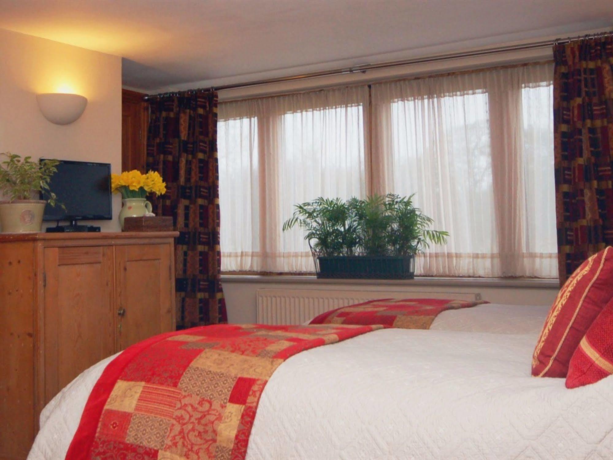 The Old Forge Bed & Breakfast East Kennett Екстериор снимка