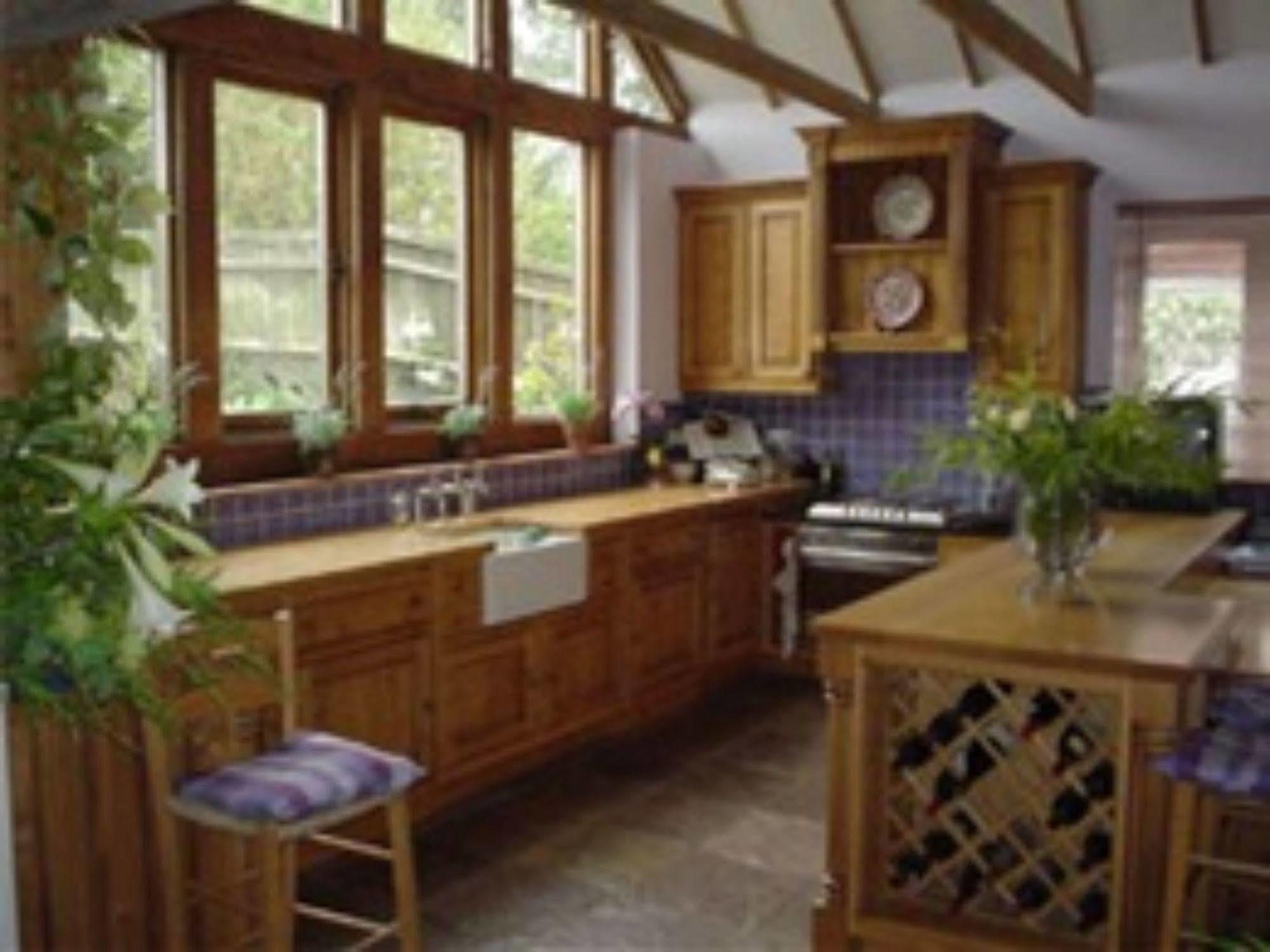 The Old Forge Bed & Breakfast East Kennett Екстериор снимка